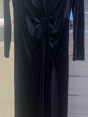 Elegant Navy Velvet Long Sleeve Dress with Front Drape